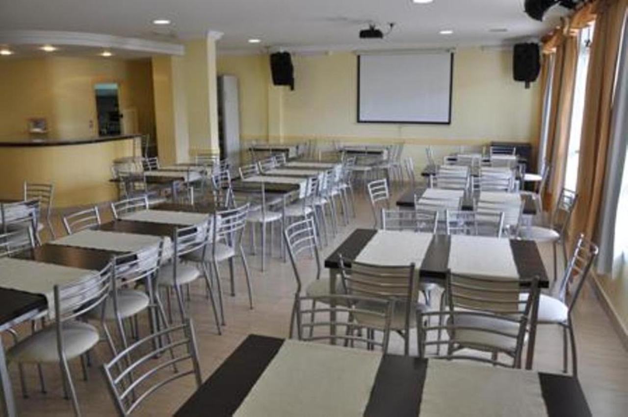 Hotel Tandil Puerto Madryn Bagian luar foto