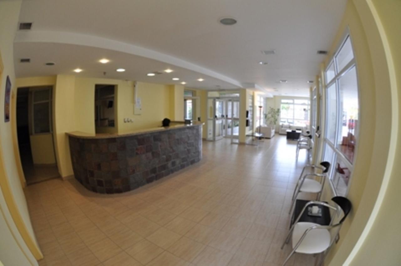 Hotel Tandil Puerto Madryn Bagian luar foto