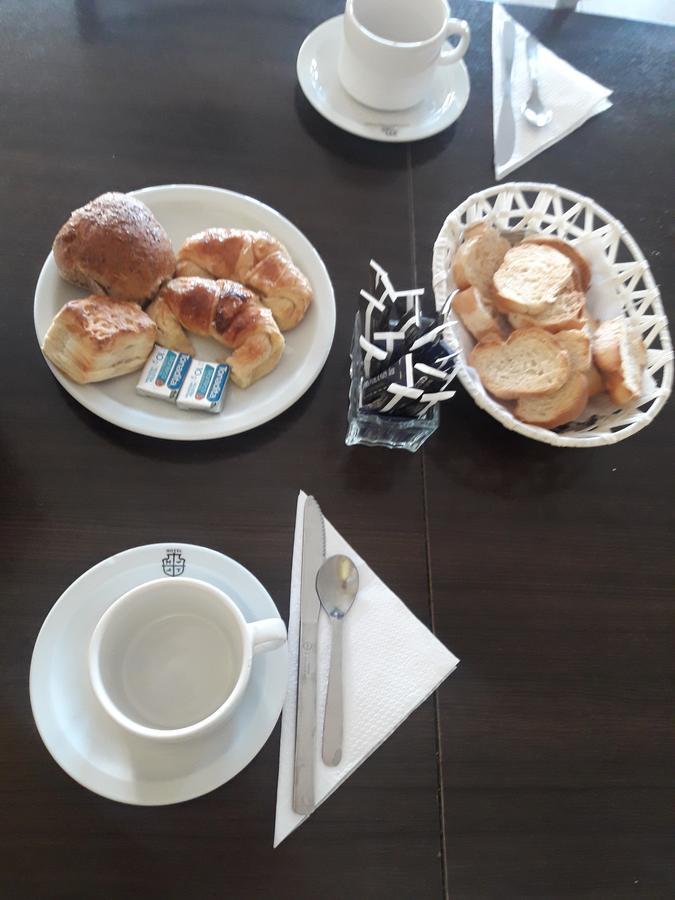 Hotel Tandil Puerto Madryn Bagian luar foto